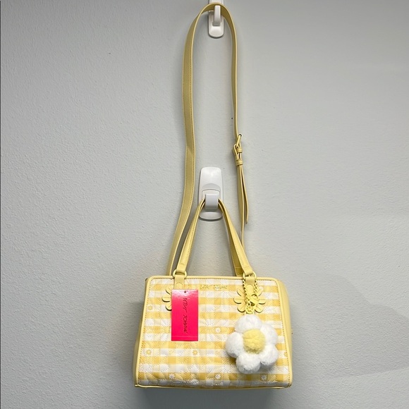 Betsey Johnson | Gingham Tote w/ Daisy Charm  and Crossbody Strap - Picture 4 of 11